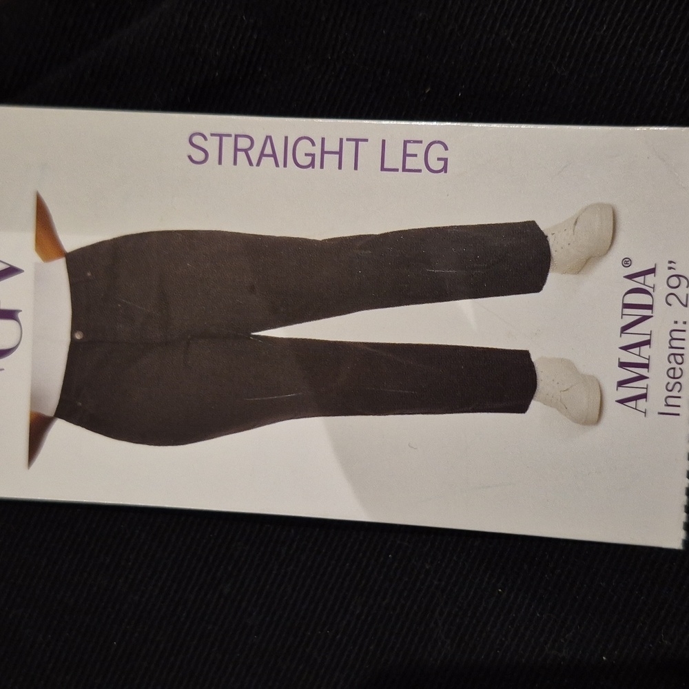 18x29: 🖤Gloria Vanderbilt "Amanda" Str. Leg Jeans